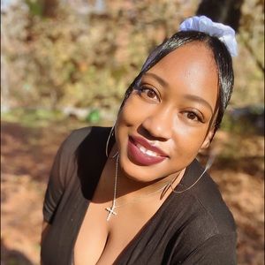 Meet your Posher, Dangela